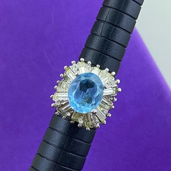 💛 Vintage 18k HGE Topaz Blue & White Gemstone Ring - Picture 5 of 9